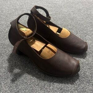 Size 8 - Trippen Classic Mary Jane Sculptured Medieval Wedge Leather Shoes
